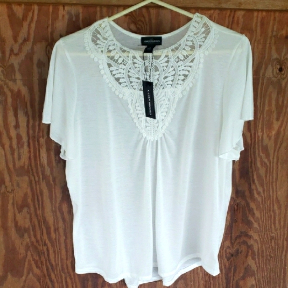 Brand new "Karen Brooks" white flutter sleeve blouse